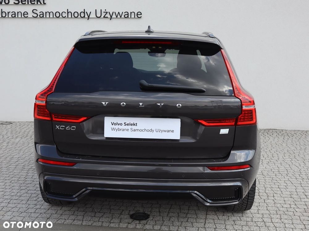 Volvo XC 60 T6 Plug-In Hybrid AWD Plus Dark - 4
