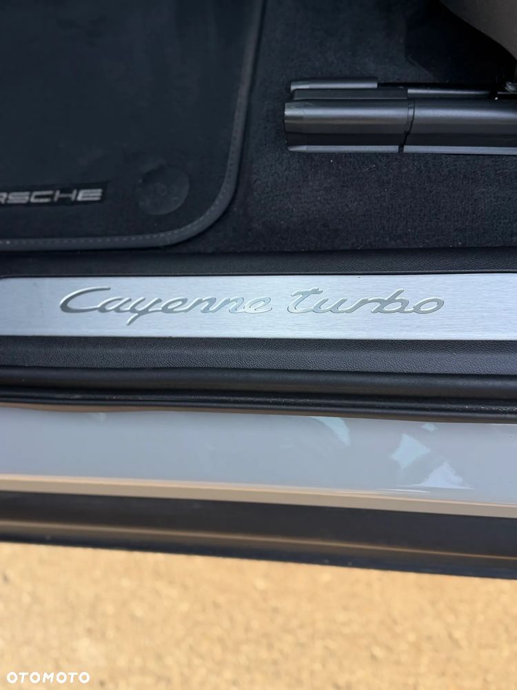 Porsche Cayenne Turbo - 38