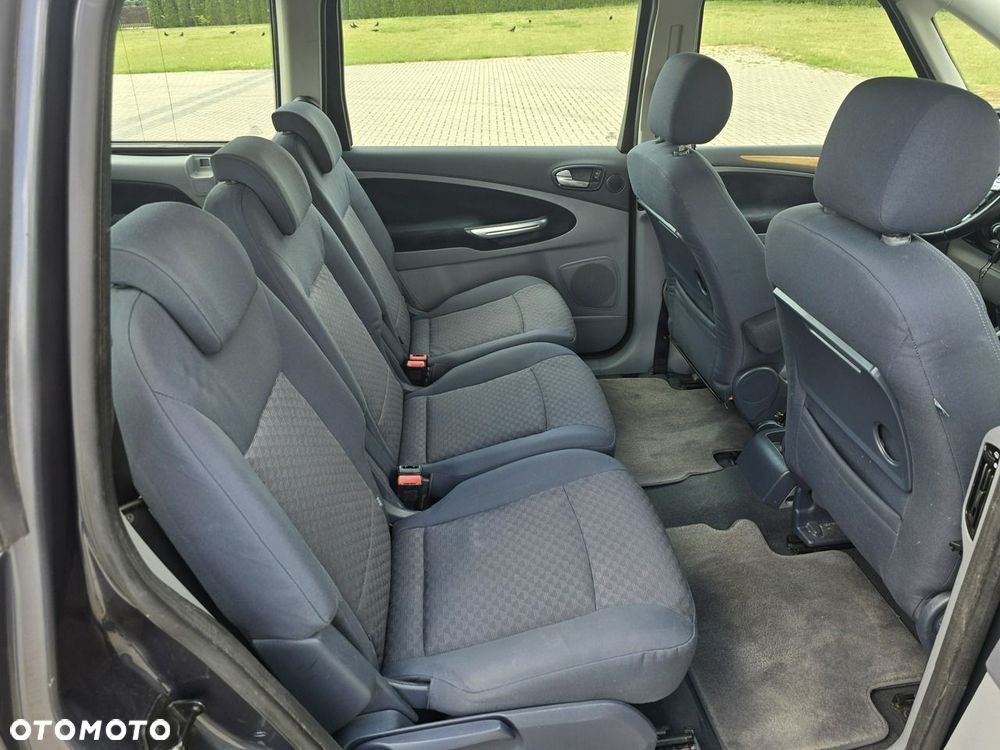Ford Galaxy - 23