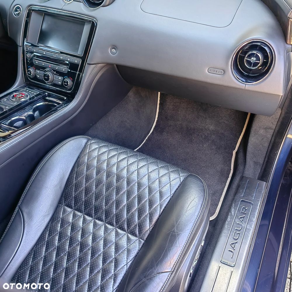 Jaguar XJ 3.0 D V6 Premium Luxury - 3