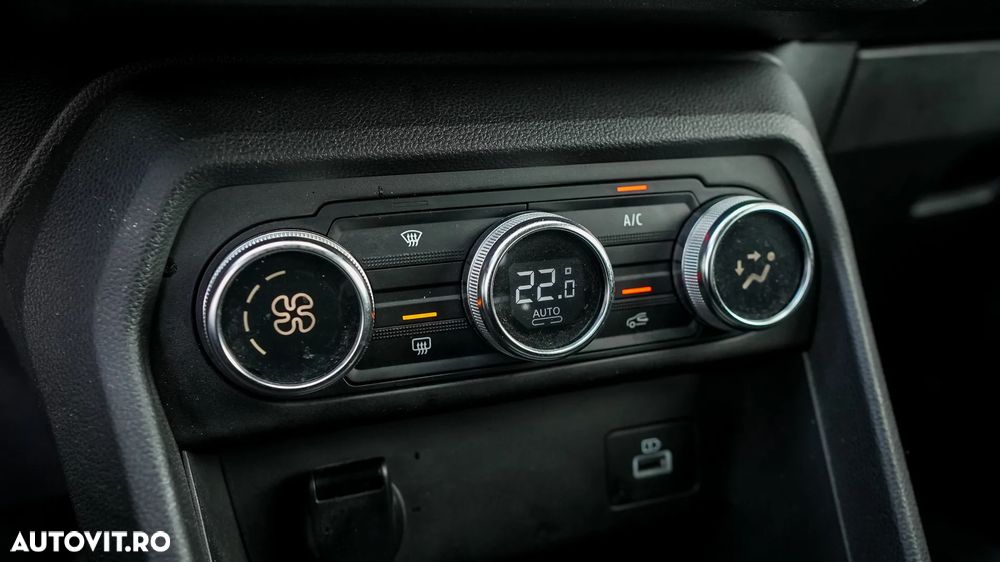 Dacia Logan TCe 90 Essential - 14