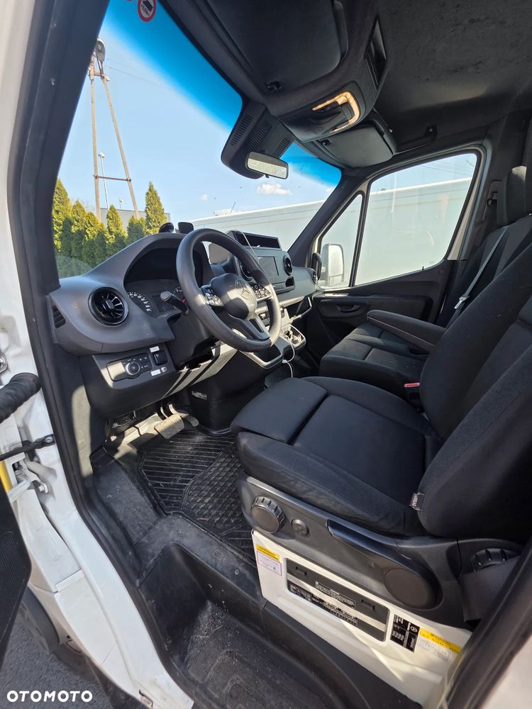 Mercedes-Benz Sprinter 519 - 30