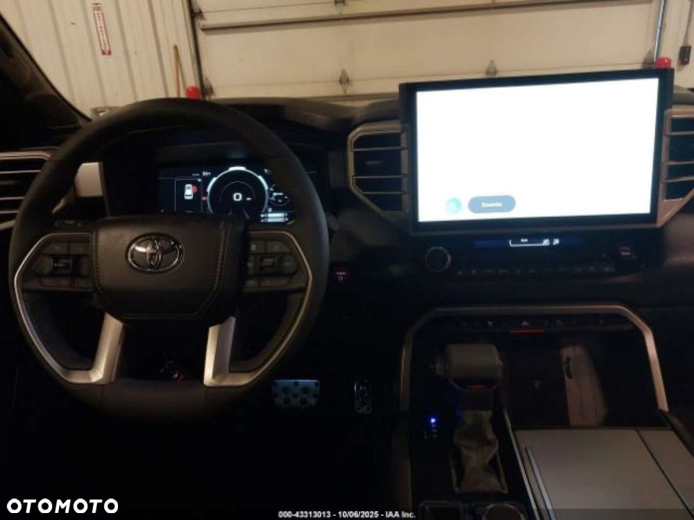Toyota Sequoia - 12