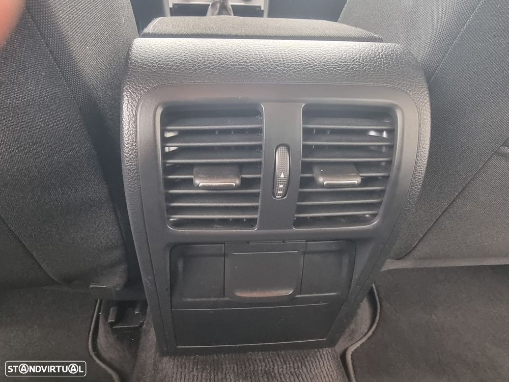 VW Passat Variant 1.6 TDI BlueMotion - 26