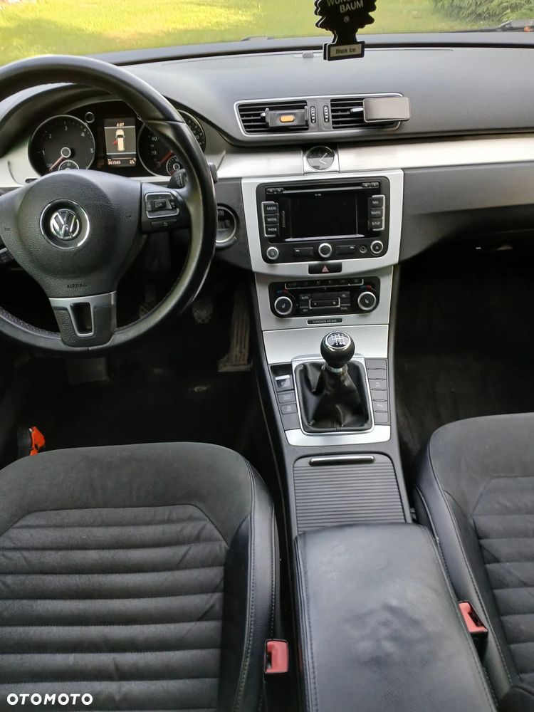 Volkswagen Passat 1.6 TDI BlueMotion - 9
