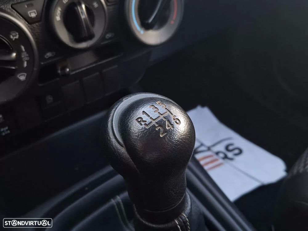 Toyota Hilux 2.4 D-4D 4WD CD CM - 12