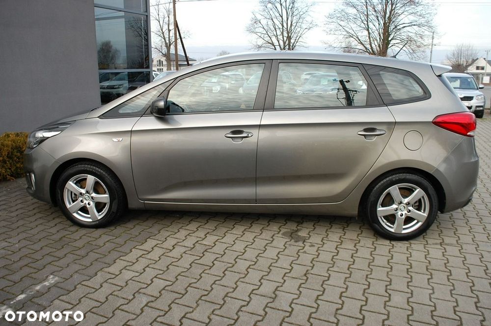 Kia Carens - 17
