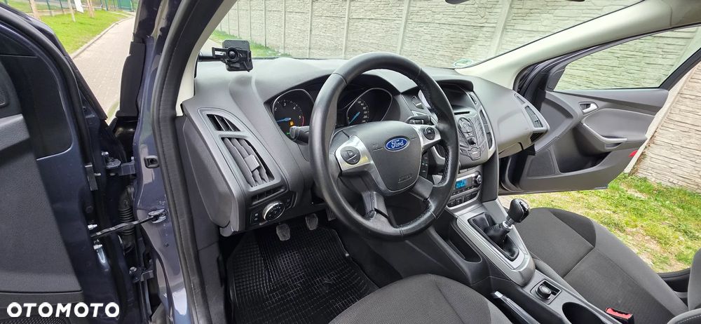 Ford Focus - 25