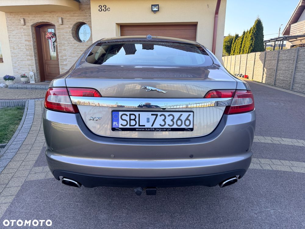 Jaguar XF 2.7 V6 Premium Luxury - 13