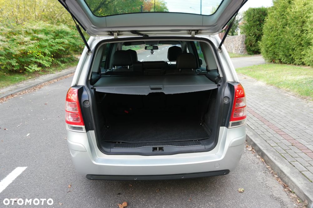 Opel Zafira 1.6 Cosmo EU5 - 10