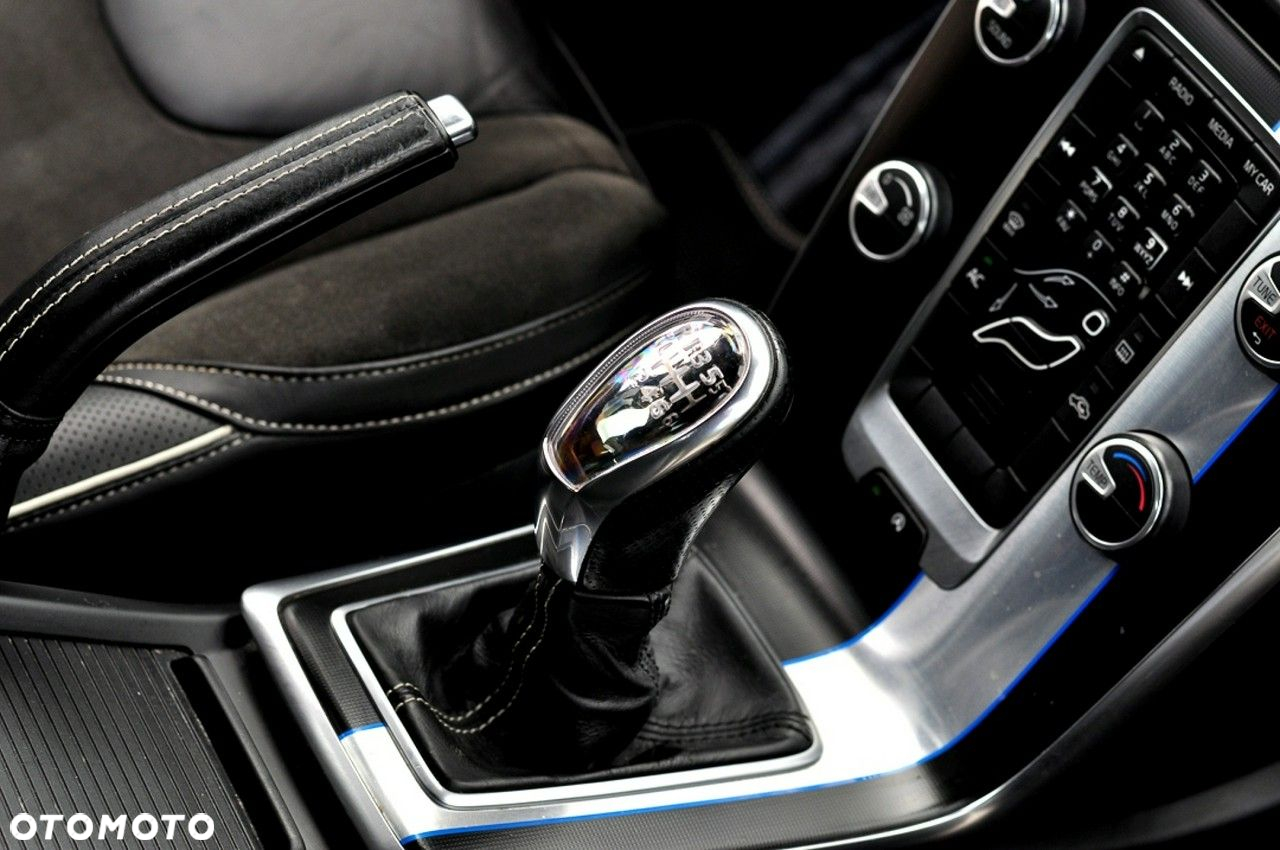 Volvo V40 D2 R-Design Momentum - 17