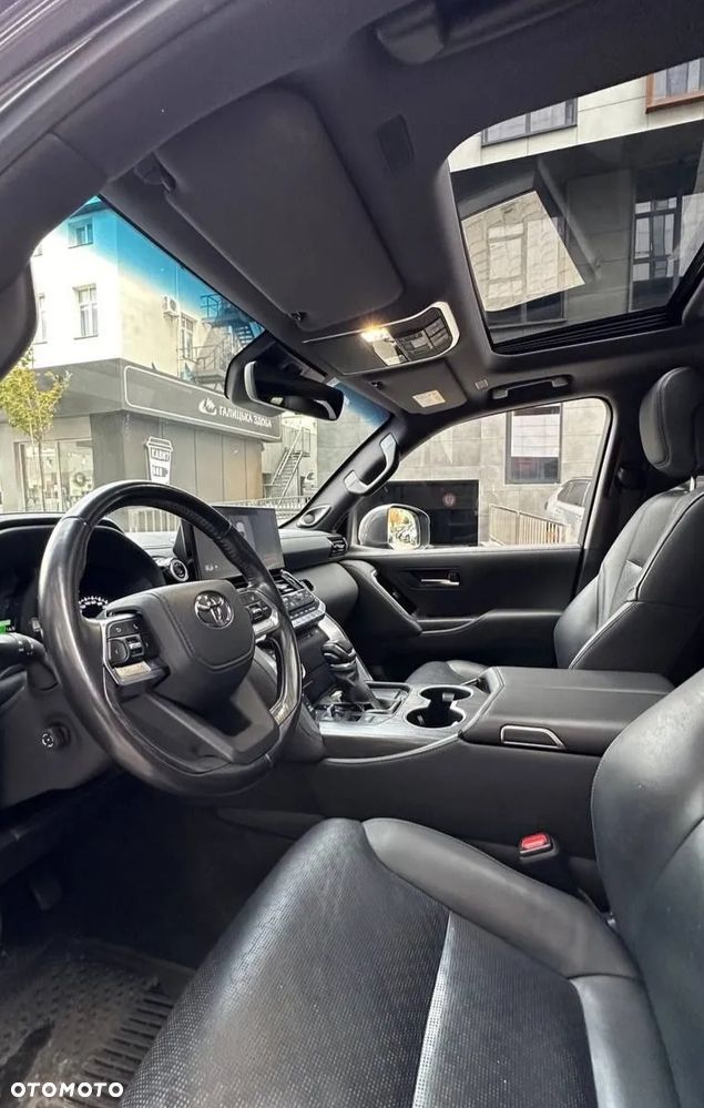 Lexus LX - 29