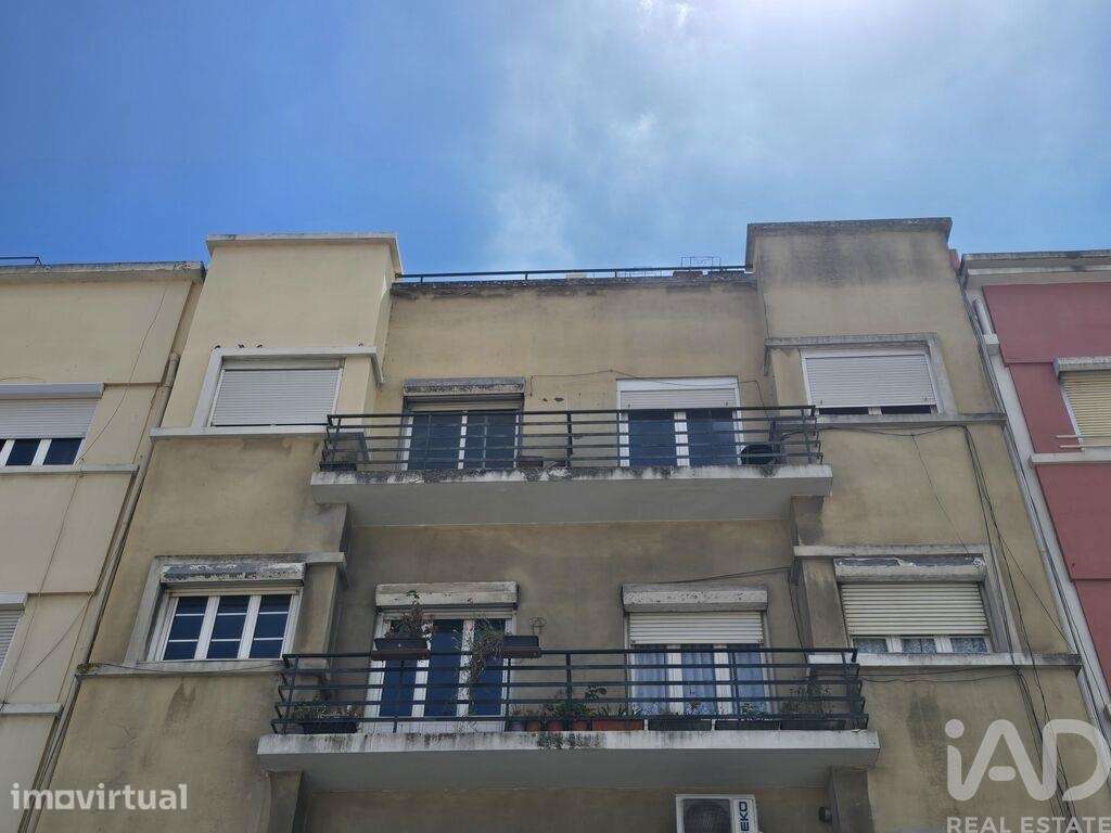Apartamento T3 em Penha de França de 79 m2 - Grande imagem: 2/35