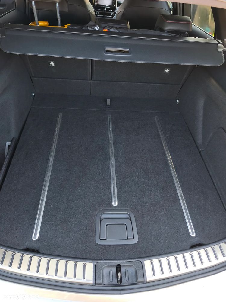 Toyota Corolla 2.0 Hybrid Selection - 12