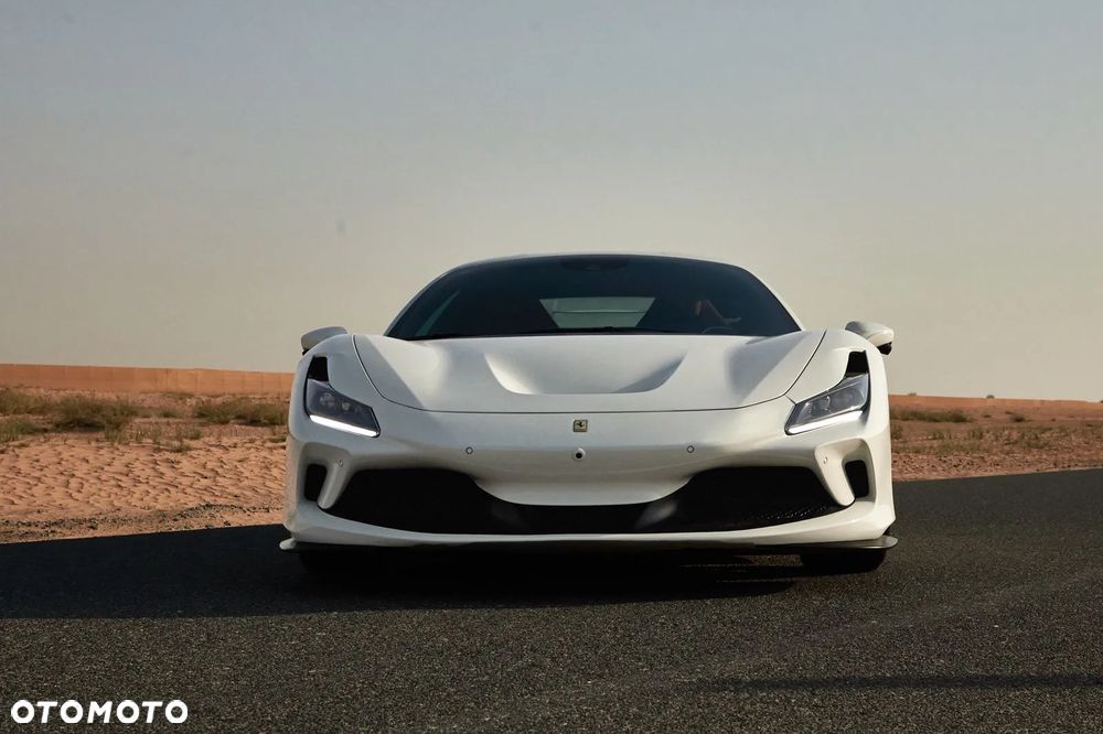 Ferrari F8 Tributo - 24