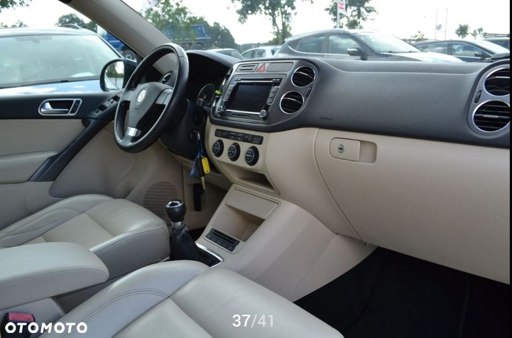 Volkswagen Tiguan - 19