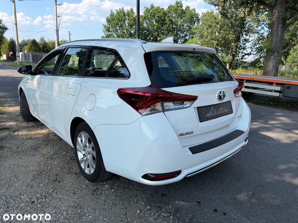 Toyota Auris Hybrid 135 Premium - 5