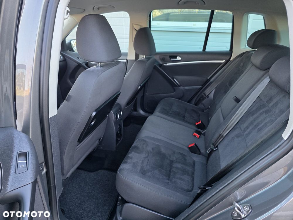 Volkswagen Tiguan 2.0 TDI DPF 4Motion DSG Track & Field - 28