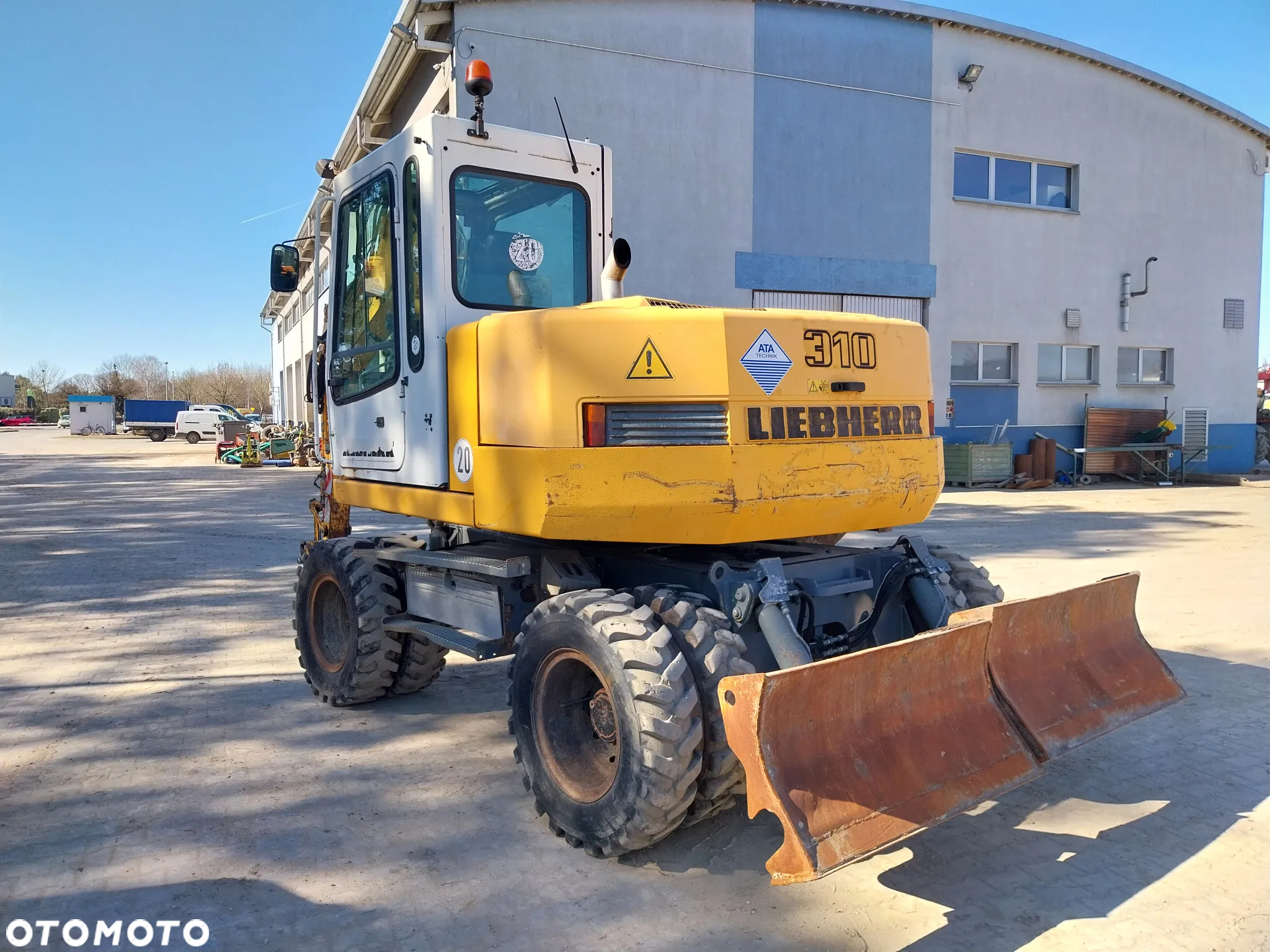 Liebherr A310 - 5