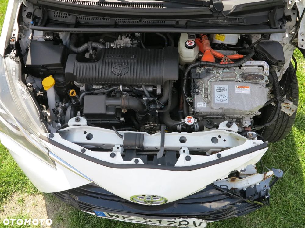 Toyota Yaris Hybrid 100 Active EU6 - 14