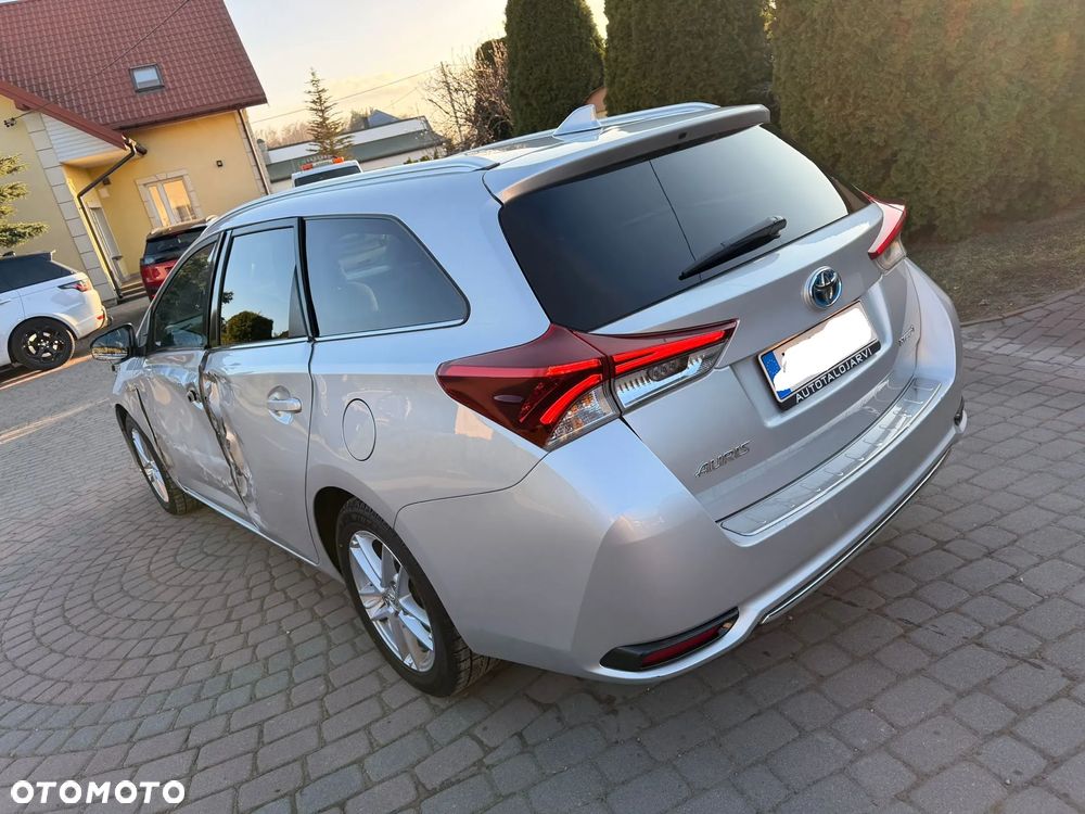 Toyota Auris Hybrid 135 Prestige - 3