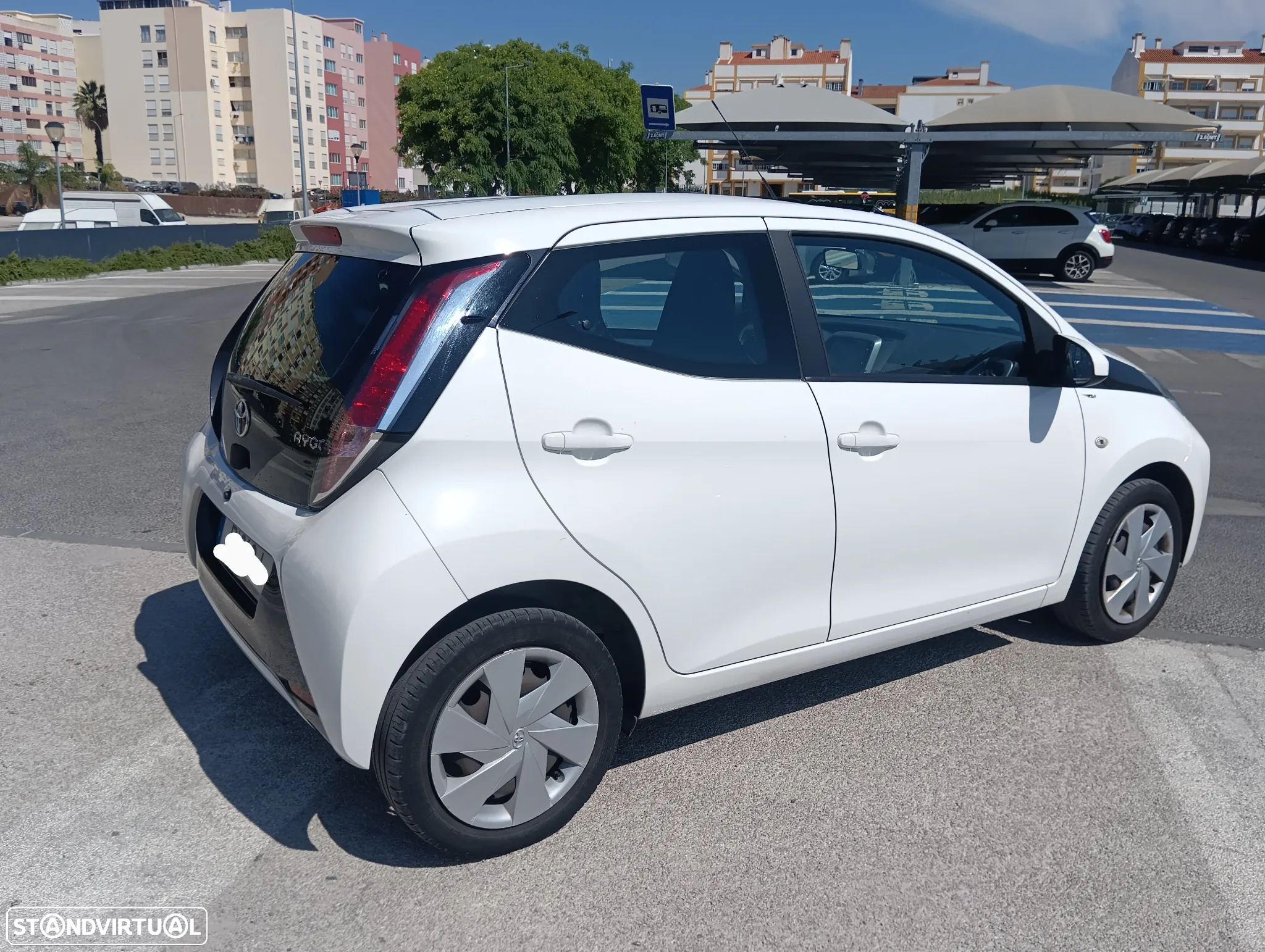 Toyota Aygo 1.0 X-Play Plus MM - 18