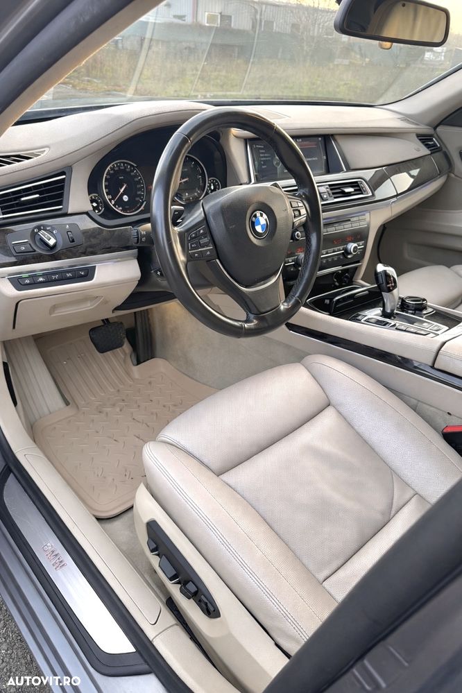 BMW Seria 7 740d xDrive - 15