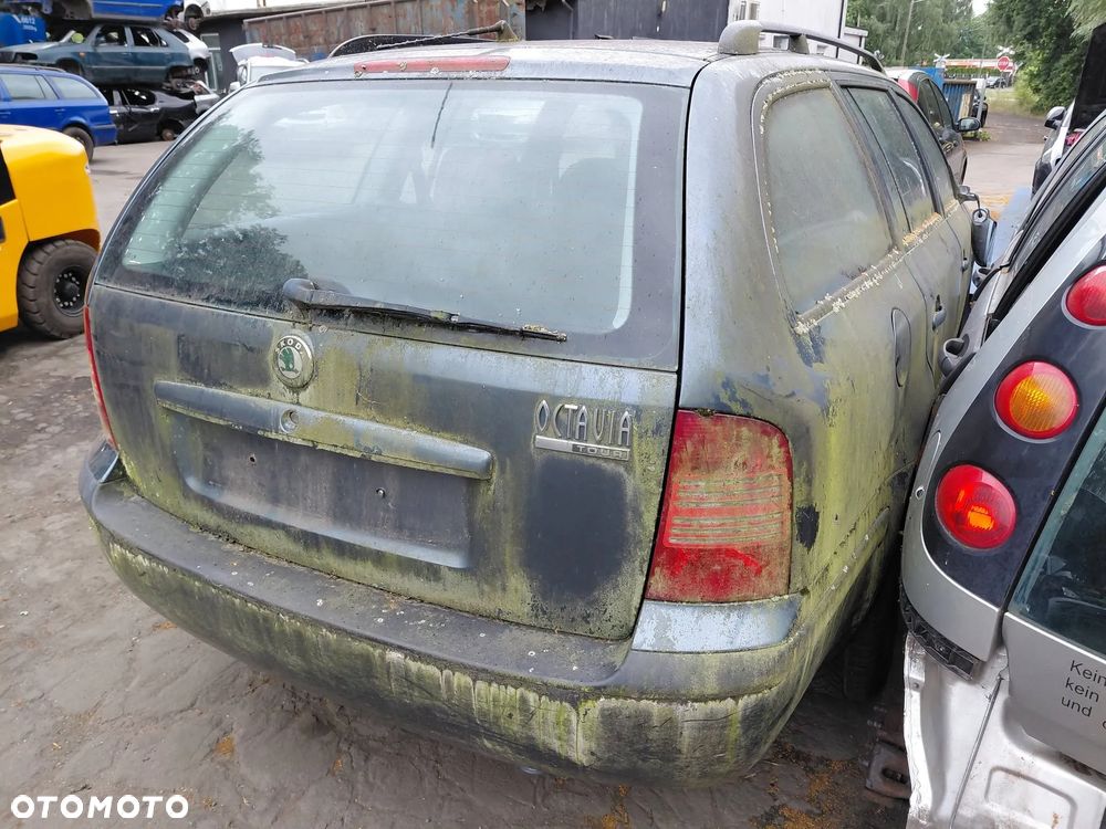 Na części: Skoda Octavia kod lakieru:9901 Rok 2006 Pojemność 1595 Moc 75 kw Benzyna - 6