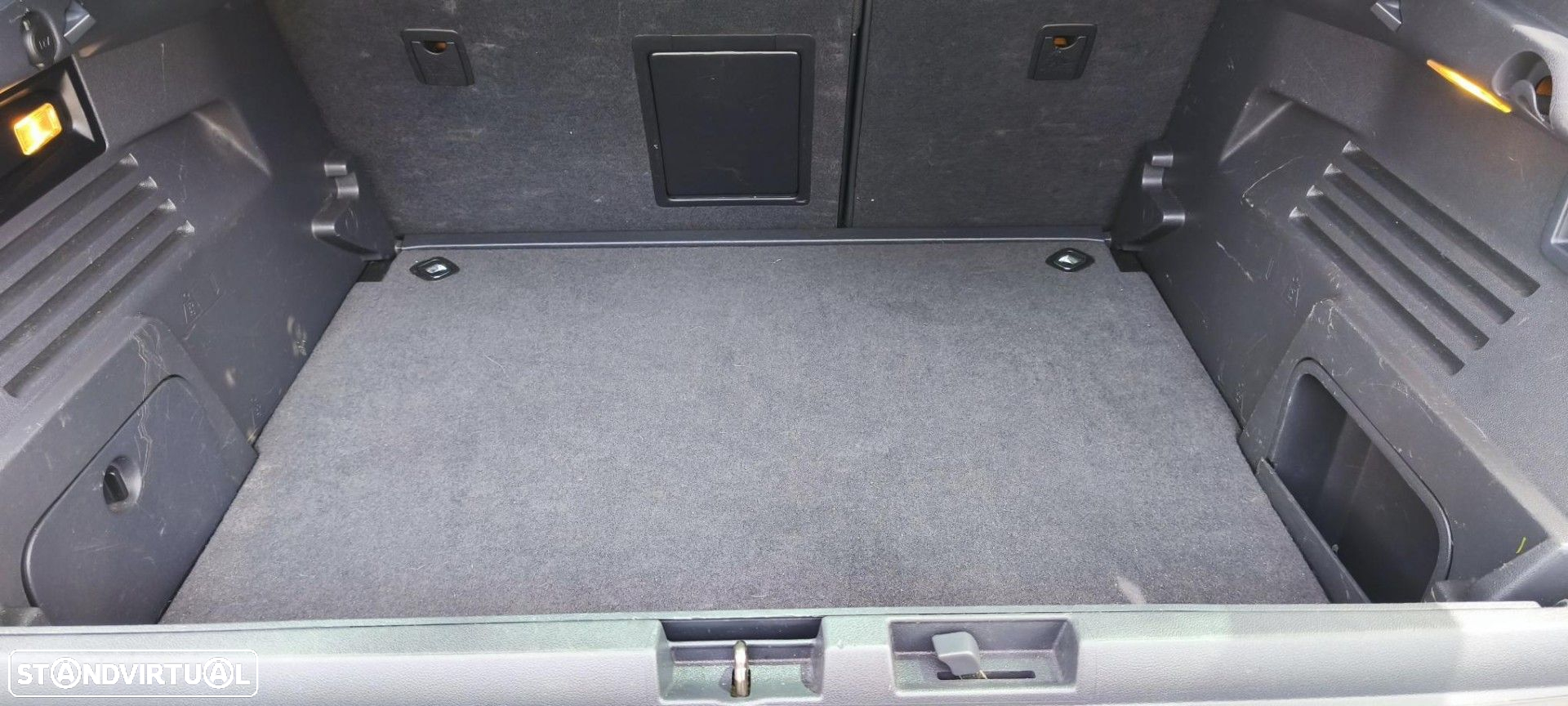 Peugeot 3008 1.6 HDi Executive - 26