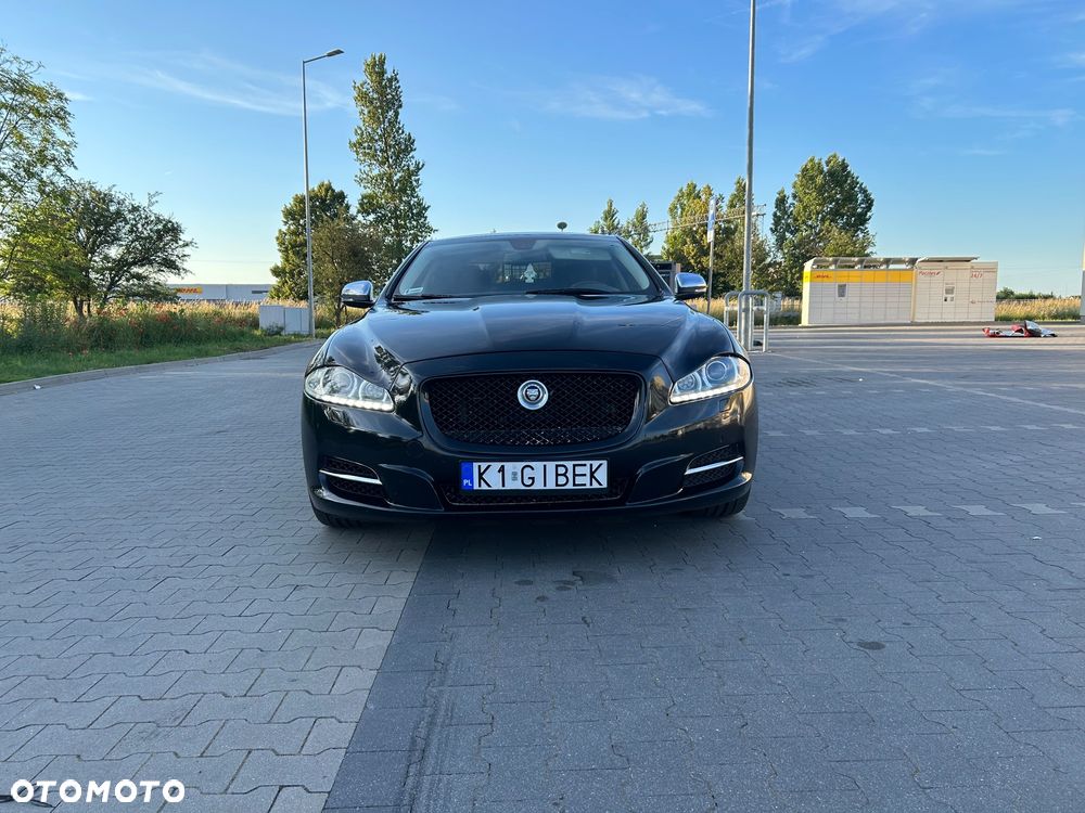 Jaguar XJ 5.0 V8 LWB Portfolio - 12