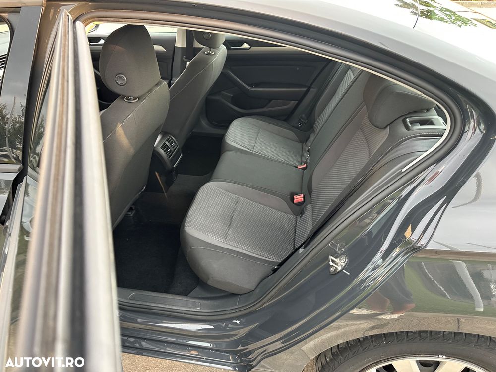 Volkswagen Passat 1.5 TSI ACT DSG Comfortline - 10