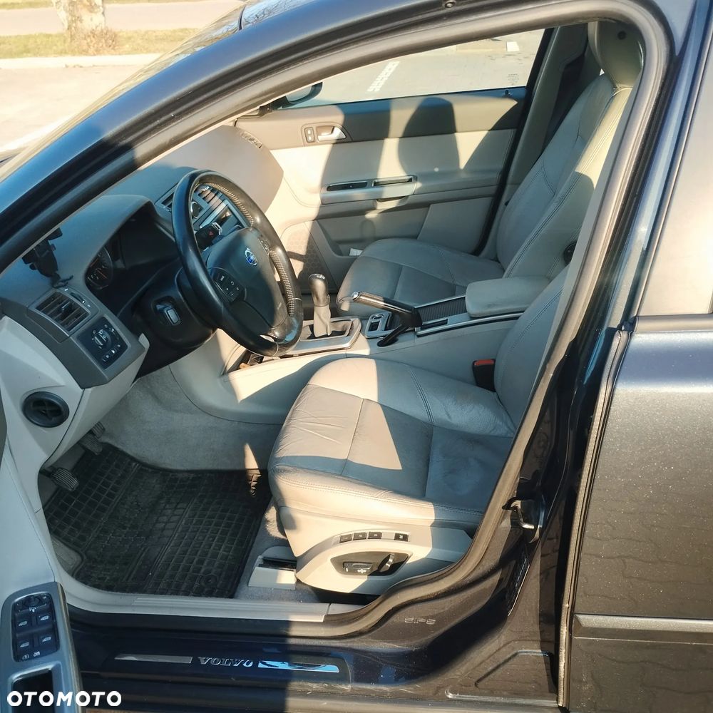 Volvo S40 2.0D Momentum - 7