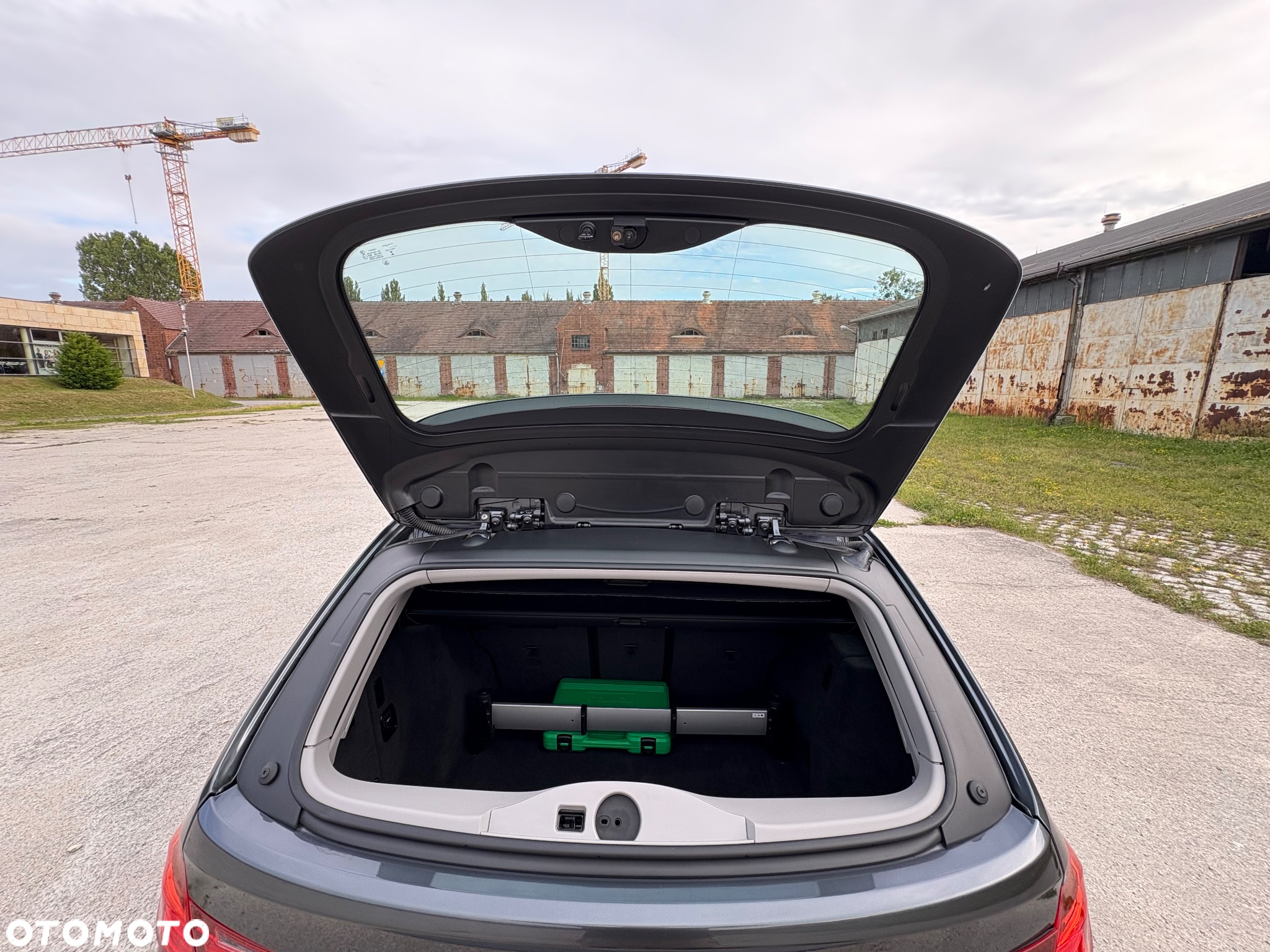 BMW Seria 3 316i Touring - 14