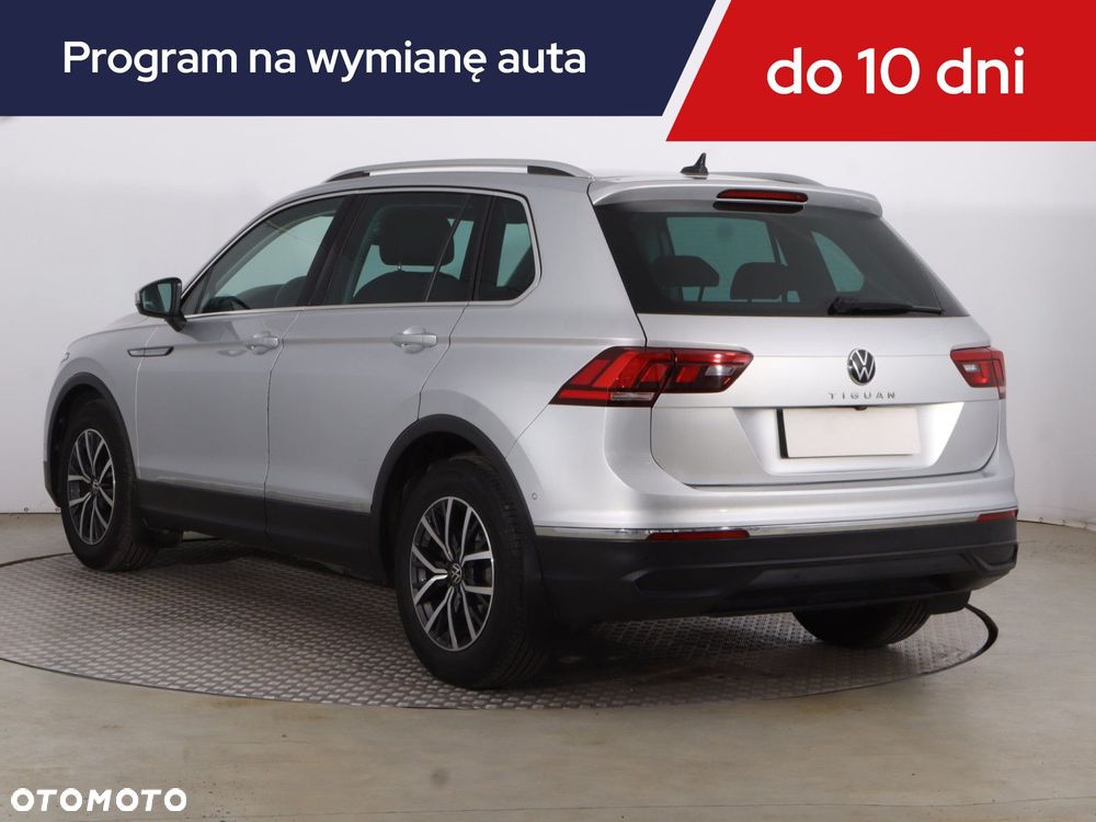 Volkswagen Tiguan - 6