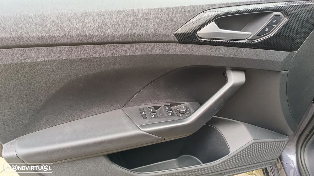 VW T-Cross 1.0 TSI Urban DSG - 12