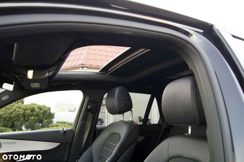 Mercedes-Benz GLC 300 e 4Matic 9G-TRONIC AMG Line Plus - 12