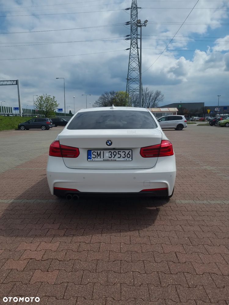 BMW Seria 3 330i xDrive M Sport - 6