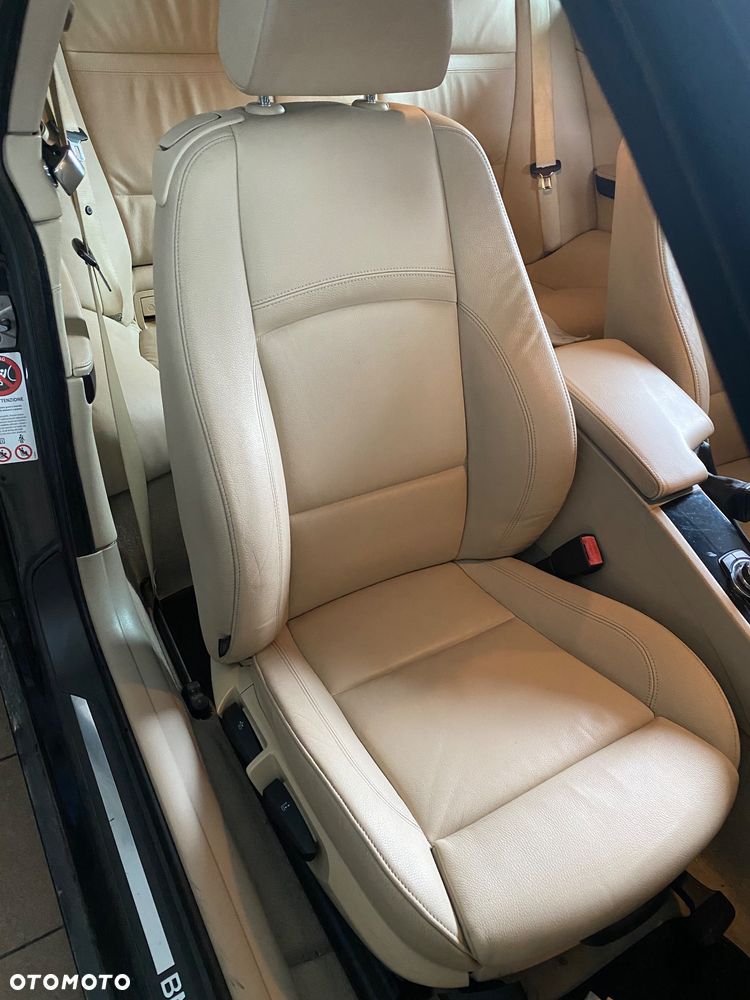 BMW Seria 3 320d xDrive - 17