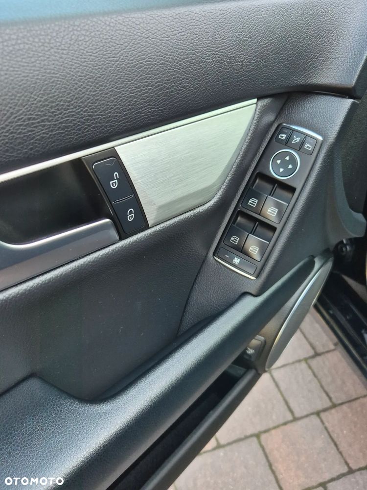 Mercedes-Benz Klasa C 180 (BlueEFFICIENCY) Avantgarde - 12