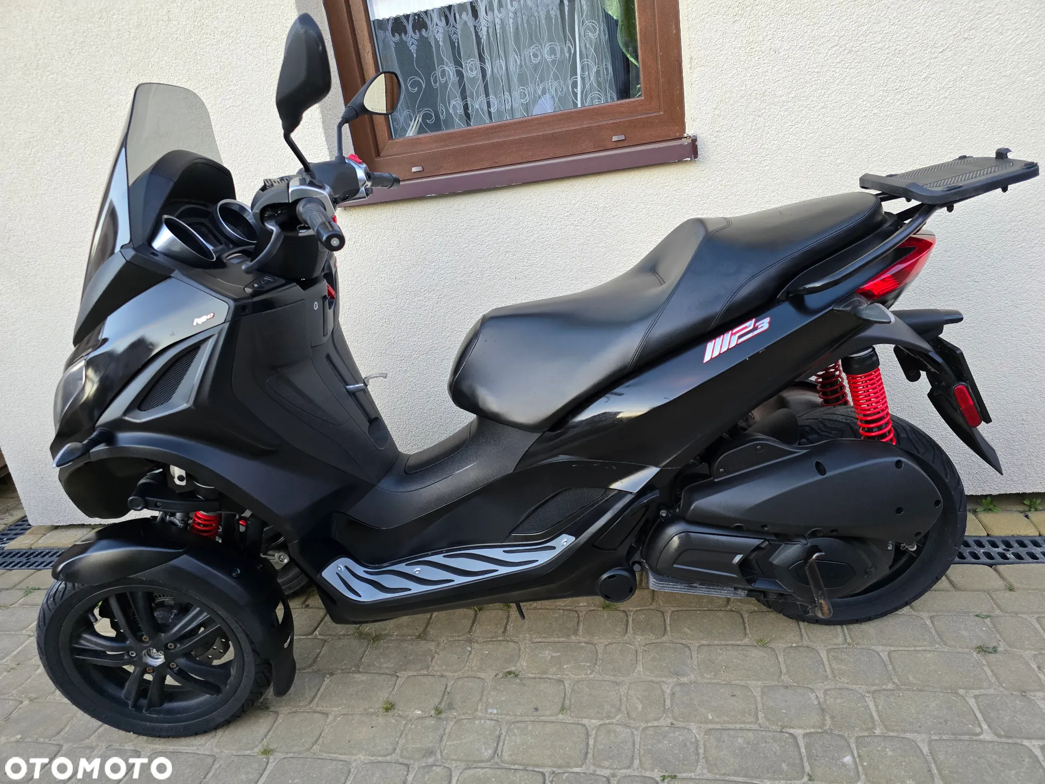 Piaggio MP-3 - 17