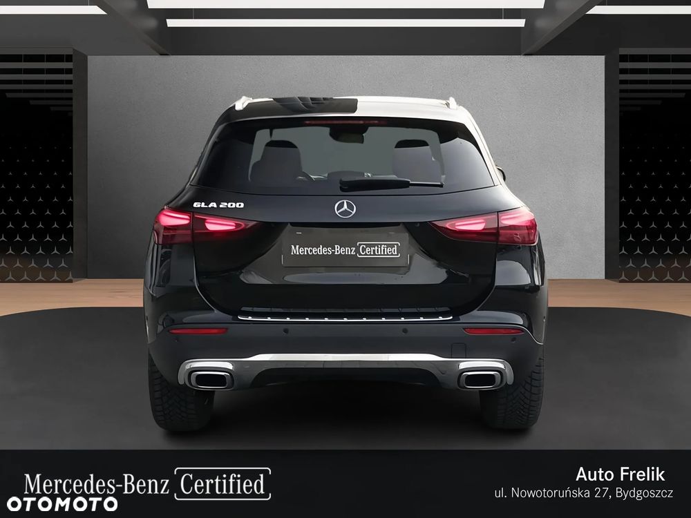 Mercedes-Benz GLA 200 Progressive - 4