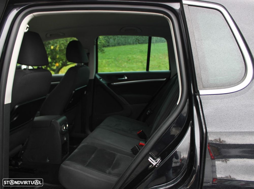 VW Tiguan 2.0 TDi Sport BlueMotion - 38