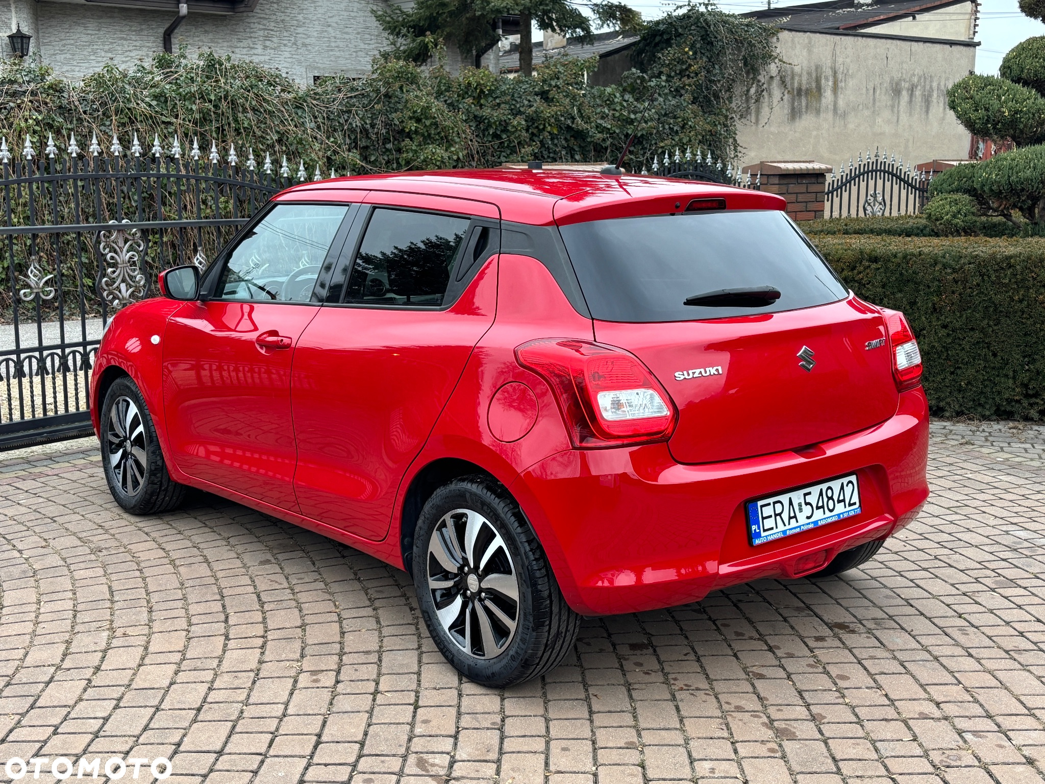 Suzuki Swift 1.2 Premium Plus - 4