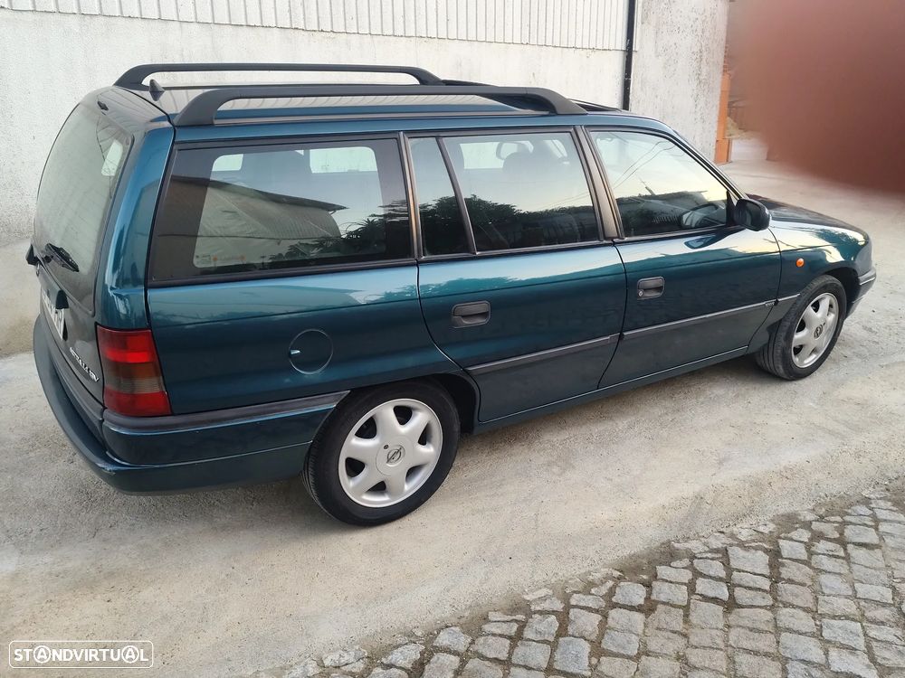 Opel Astra 1.4i 16V Sport - 4
