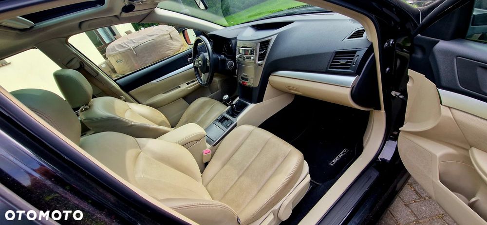 Subaru Legacy 2.0 D Comfort Navi - 9