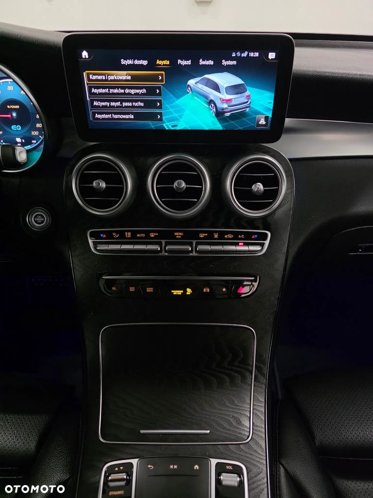 Mercedes-Benz GLC 300 de 4Matic 9G-TRONIC AMG Line Plus - 11