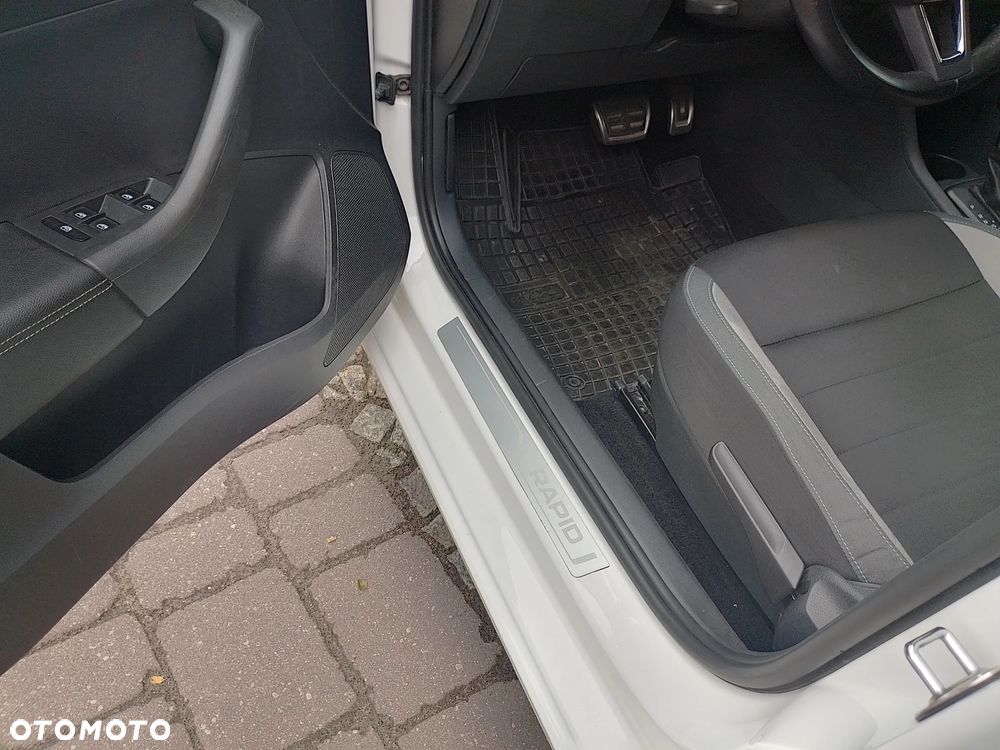 Skoda RAPID 1.4 TSI Ambition DSG - 9