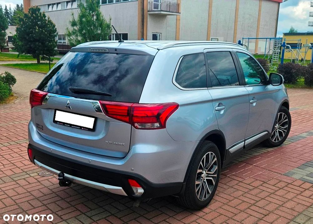 Mitsubishi Outlander 2.0 4WD Invite - 6
