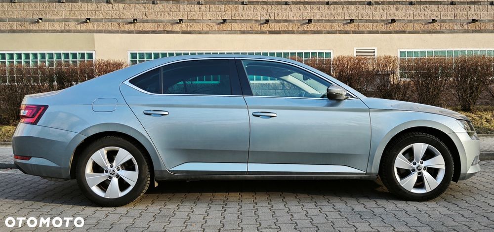 Skoda Superb 2.0 TSI Ambition DSG - 5