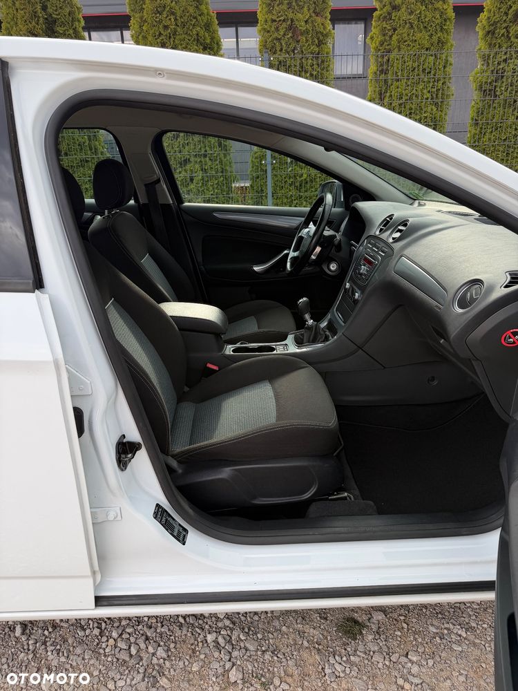 Ford Mondeo 2.0 TDCi Trend - 23